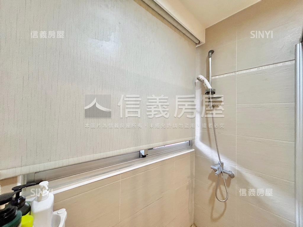 喜來登四房三衛雙車位房屋室內格局與周邊環境