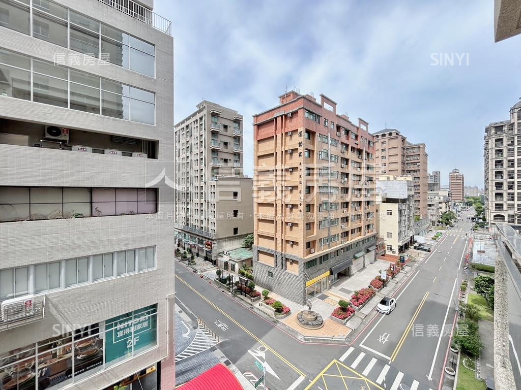 喜來登四房三衛雙車位房屋室內格局與周邊環境