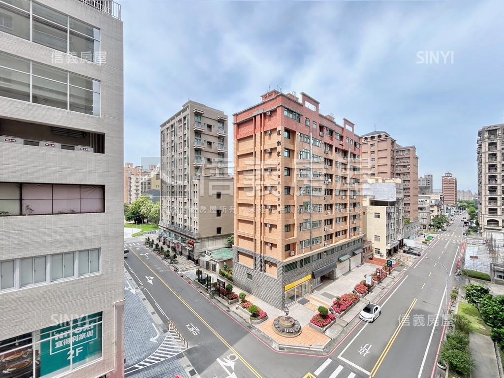 喜來登四房三衛雙車位房屋室內格局與周邊環境