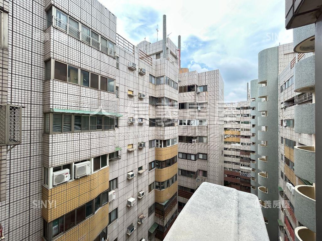 俊國福岡高樓採光二房房屋室內格局與周邊環境