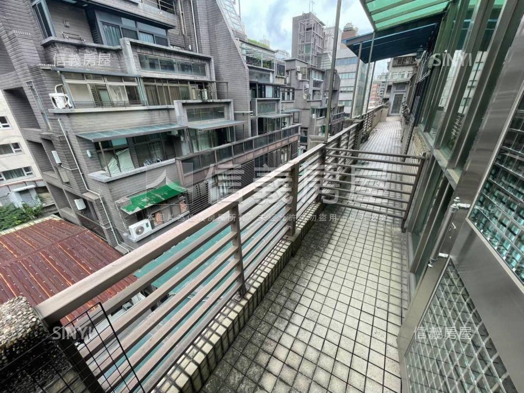 冠堤晶華陽台小豪宅房屋室內格局與周邊環境