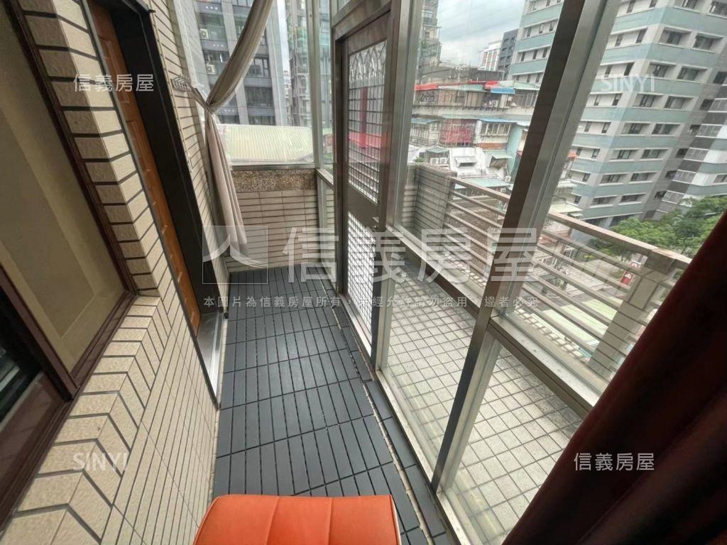 冠堤晶華陽台小豪宅房屋室內格局與周邊環境
