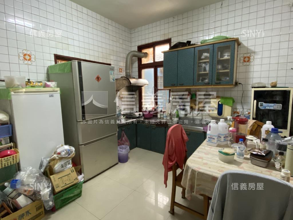 近南二中約４７坪大坪透天房屋室內格局與周邊環境