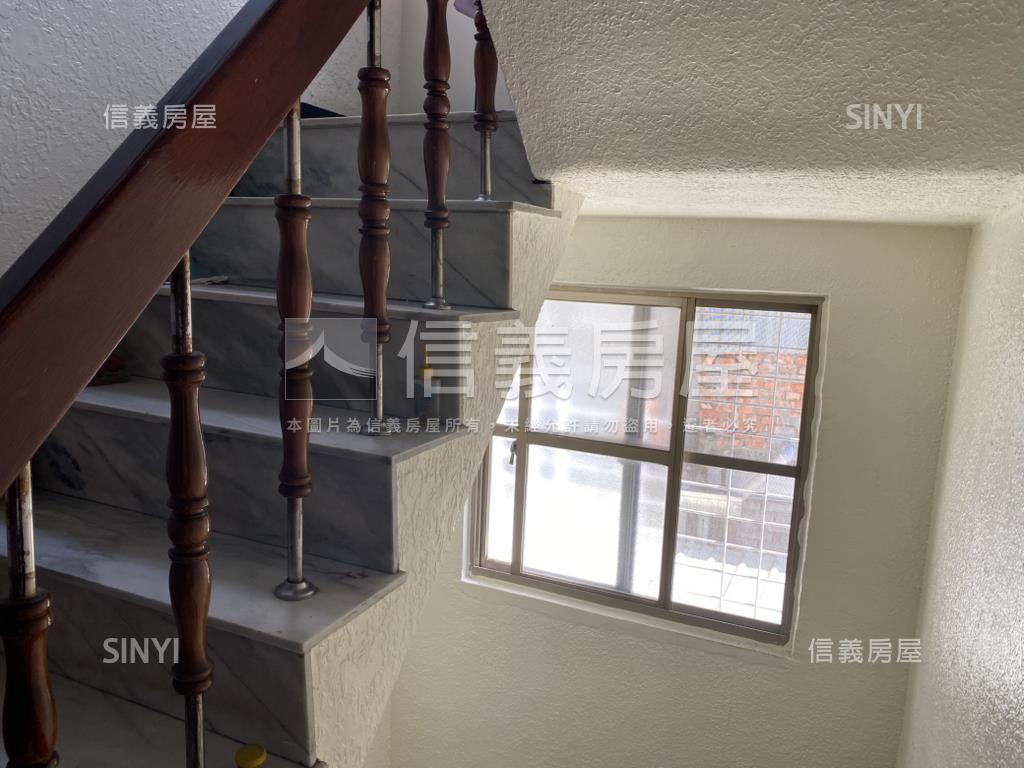 近南二中約４７坪大坪透天房屋室內格局與周邊環境