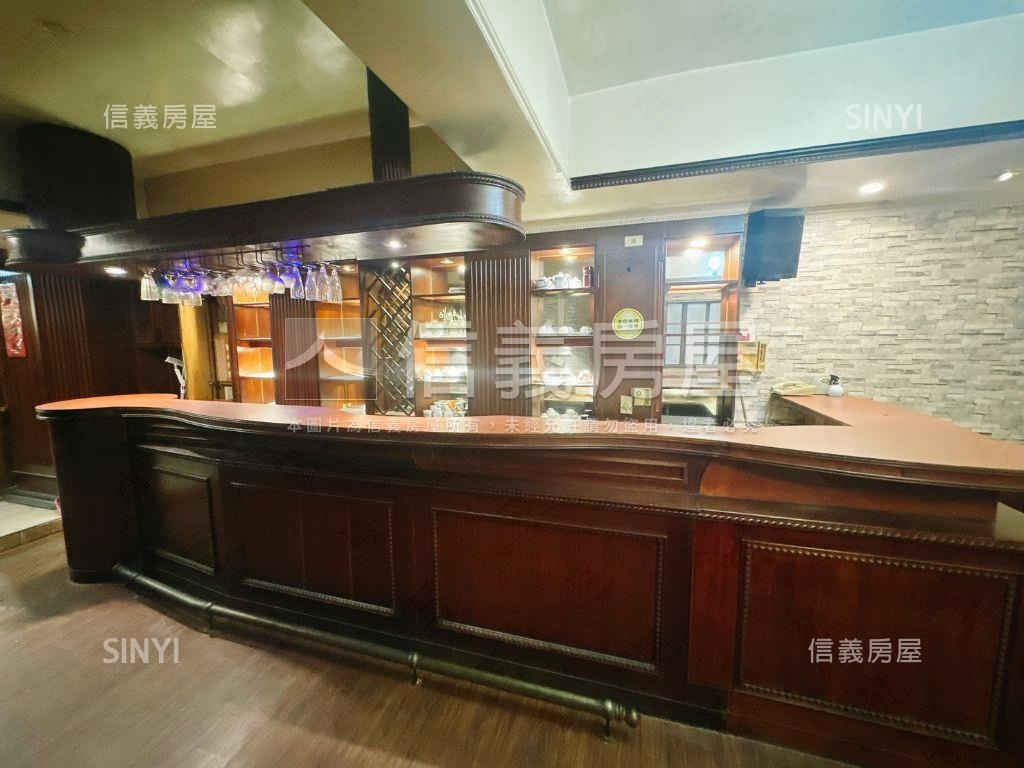 近台中醫院古典咖啡廳店面房屋室內格局與周邊環境