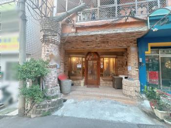 近台中醫院古典咖啡廳店面
