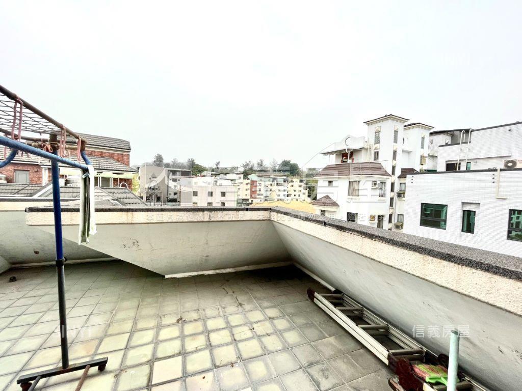 花園邊間便宜車墅房屋室內格局與周邊環境