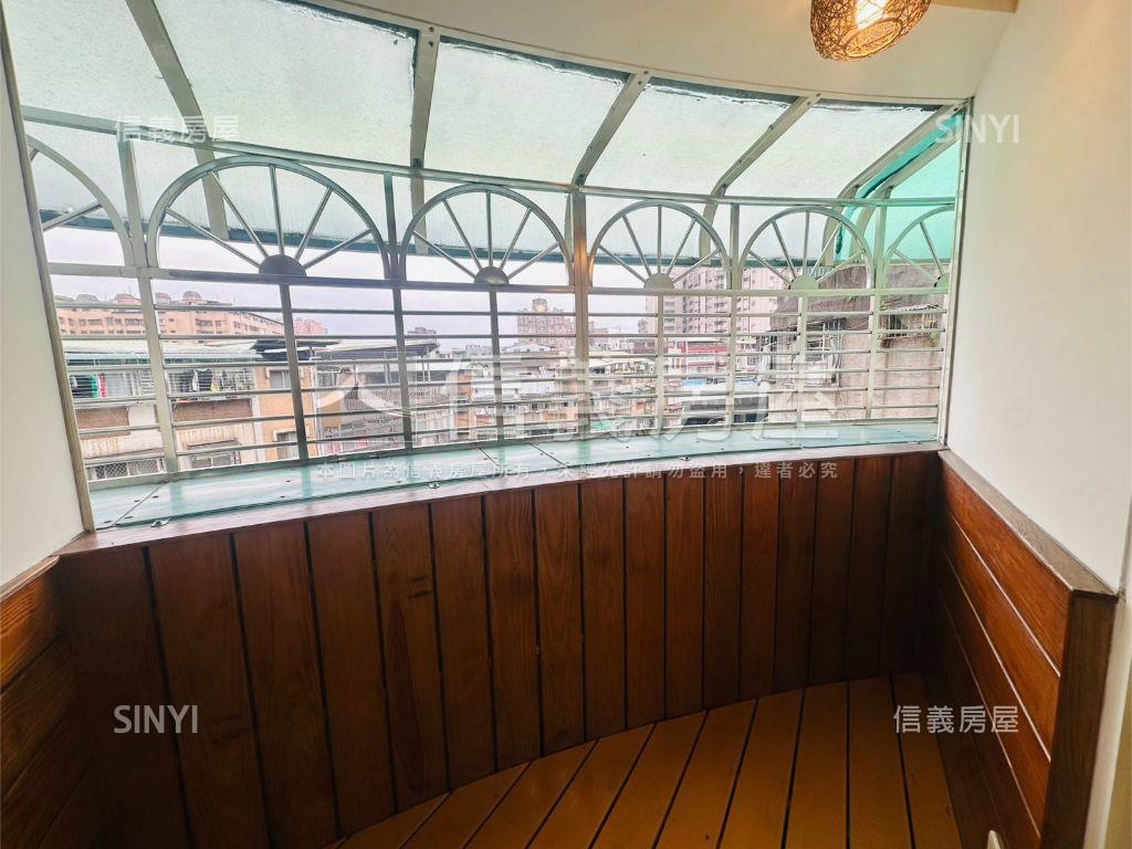 邊間明亮精美宅邸房屋室內格局與周邊環境