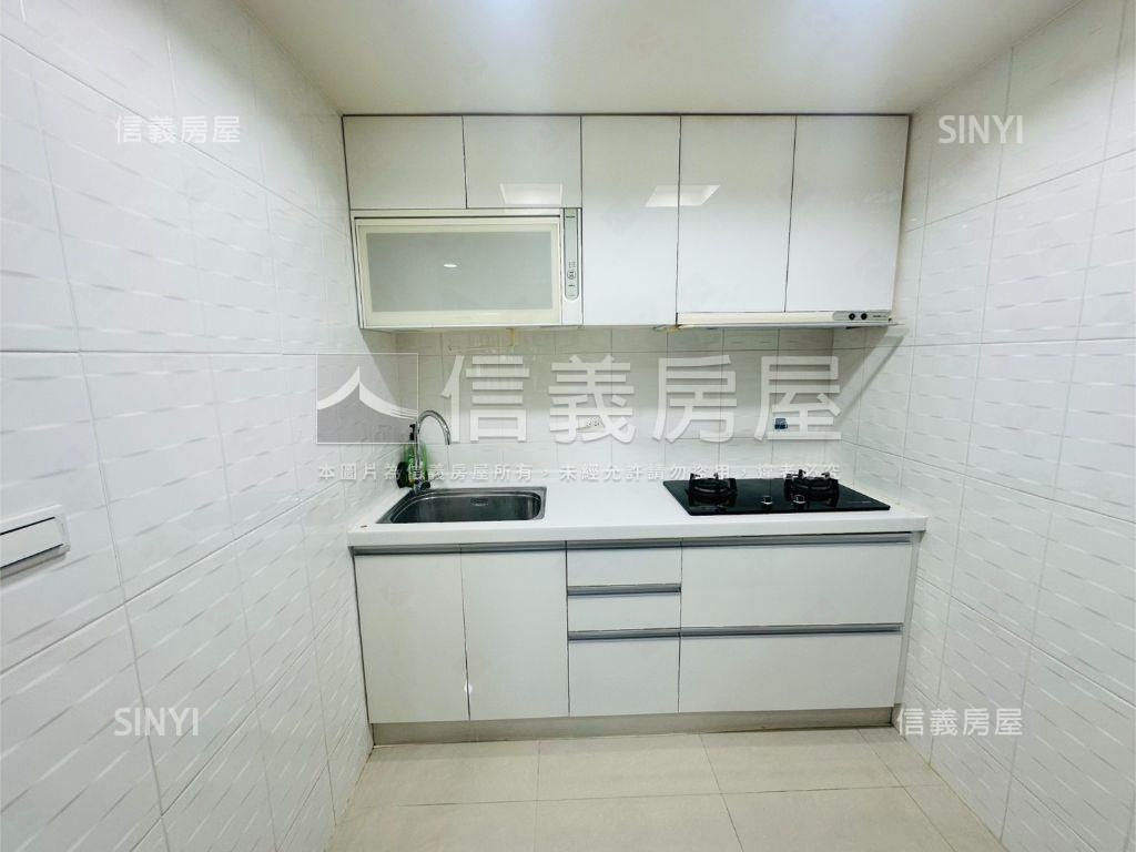 邊間明亮精美宅邸房屋室內格局與周邊環境