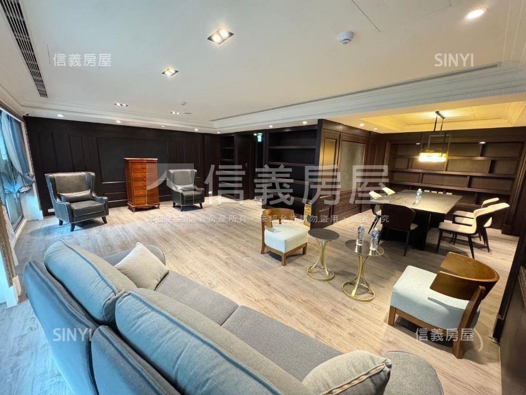 尼斯全新２＋１有車位房屋室內格局與周邊環境