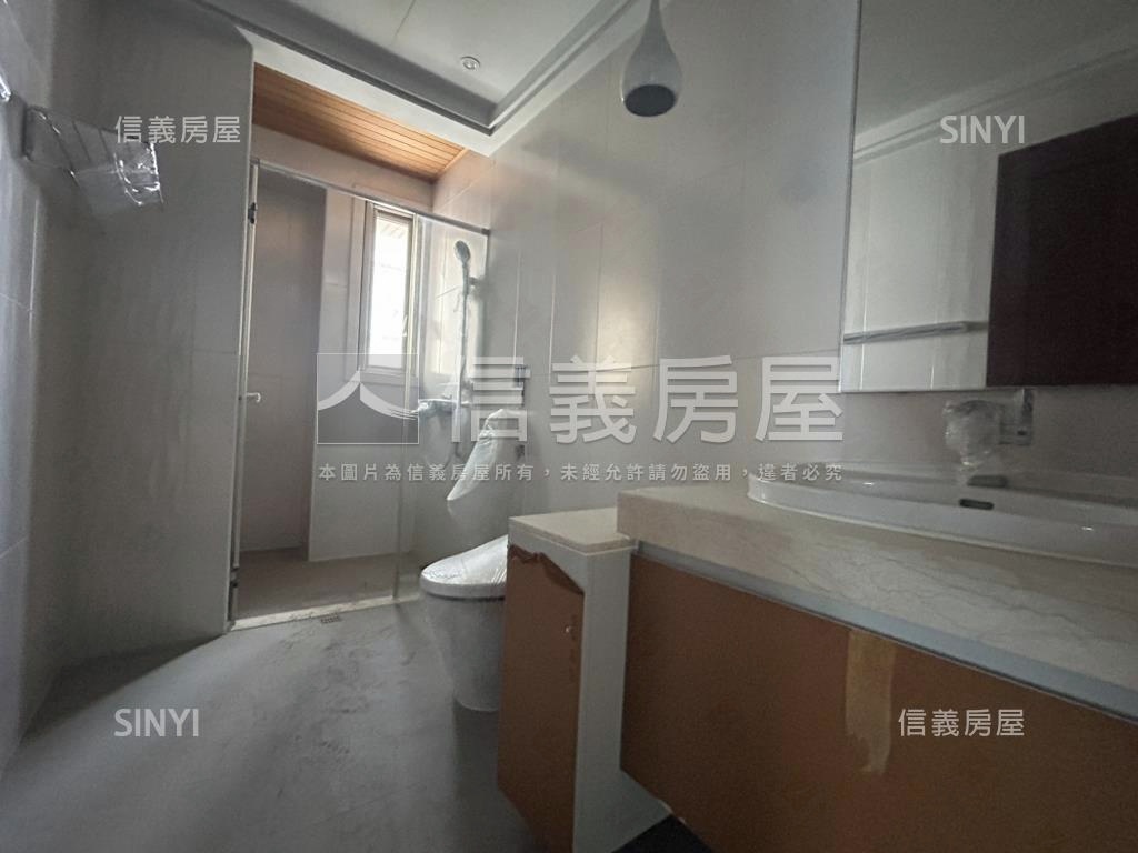 海洋帝寶景觀豪邸雙車位房屋室內格局與周邊環境