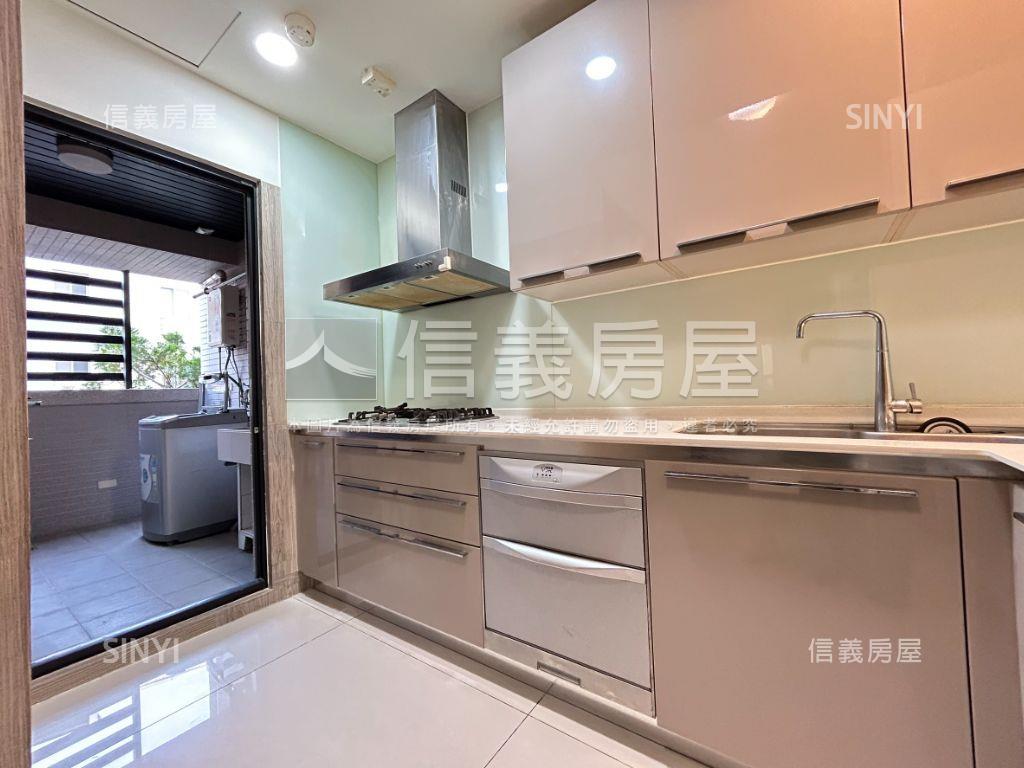 時代圓滿三房雙平車房屋室內格局與周邊環境