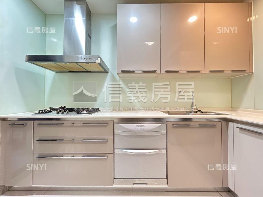 時代圓滿三房雙平車房屋室內格局與周邊環境