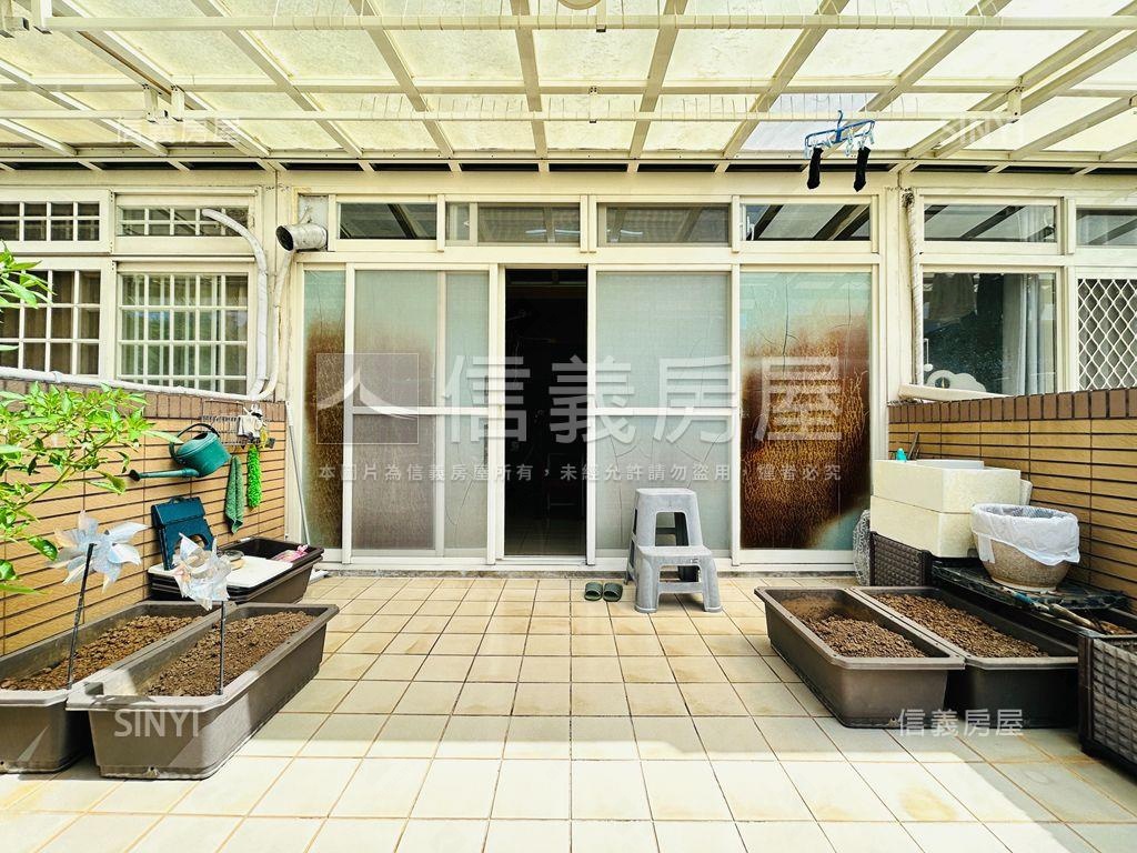 及第稀有露臺戶房屋室內格局與周邊環境