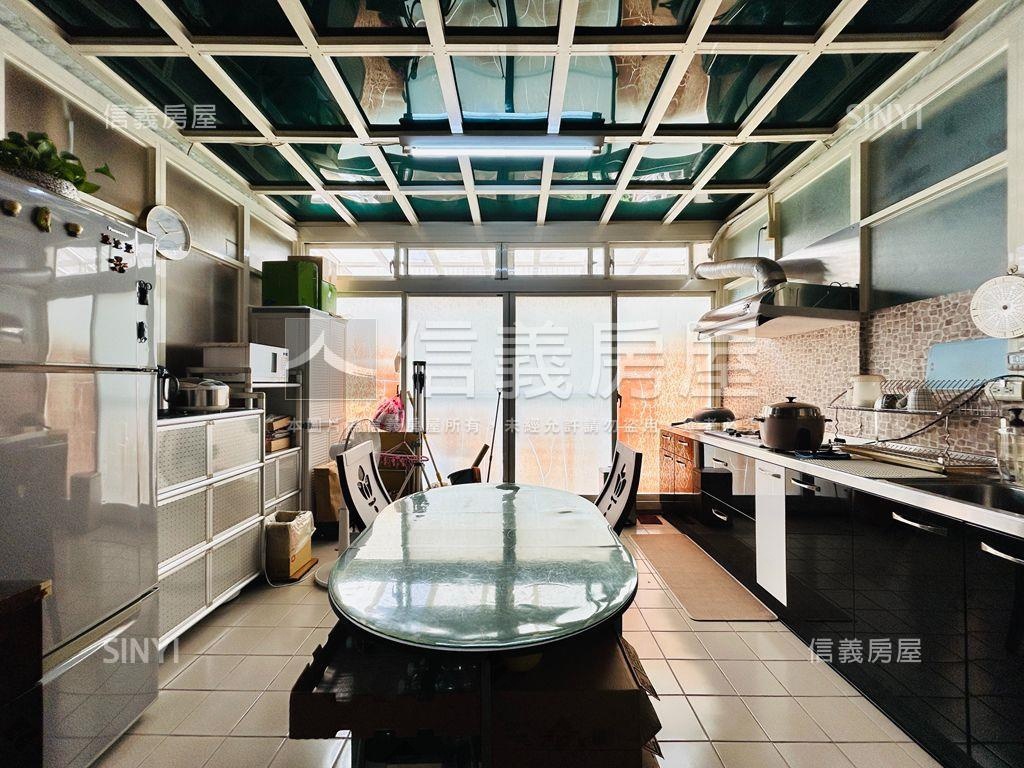 及第稀有露臺戶房屋室內格局與周邊環境