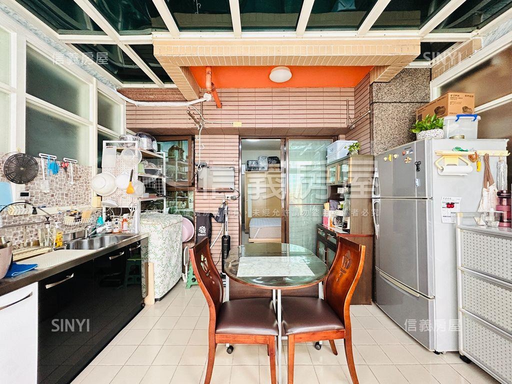 及第稀有露臺戶房屋室內格局與周邊環境