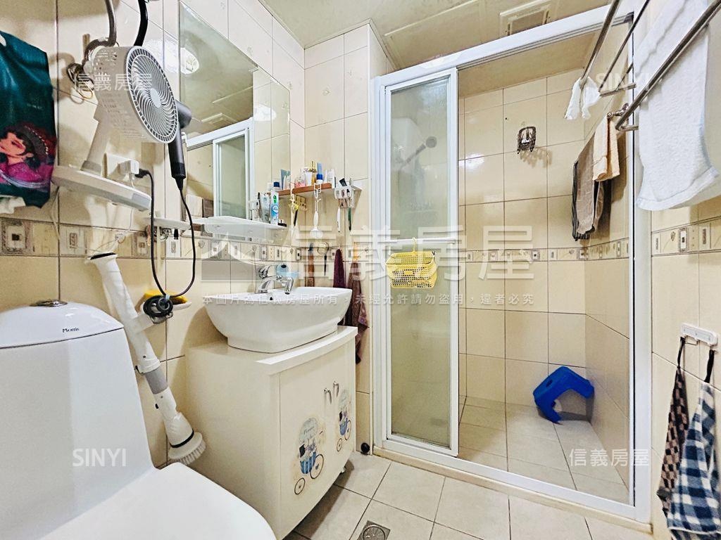 及第稀有露臺戶房屋室內格局與周邊環境