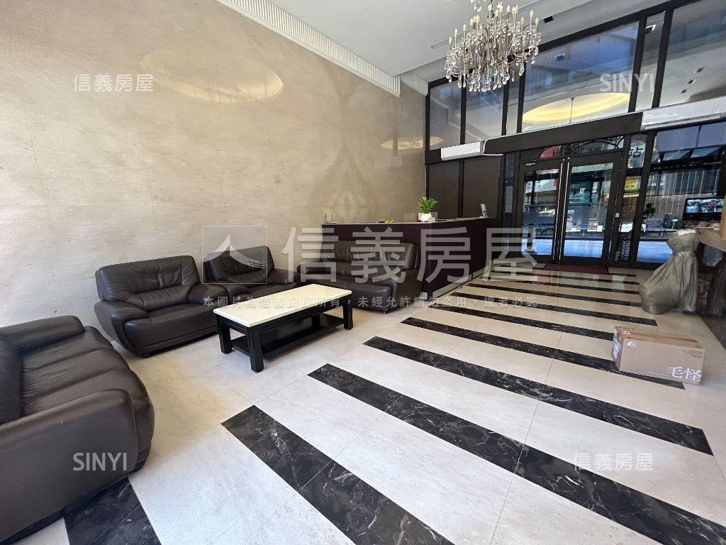 及第稀有露臺戶房屋室內格局與周邊環境