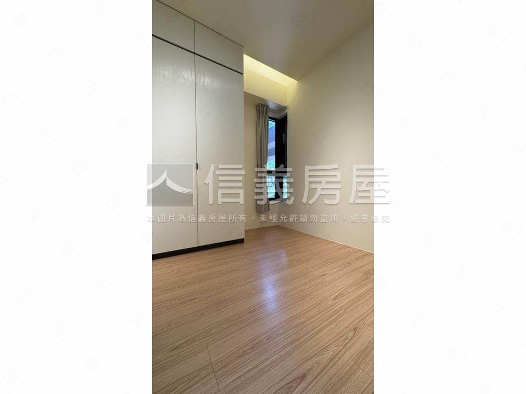 玖宜御林園三房車位房屋室內格局與周邊環境