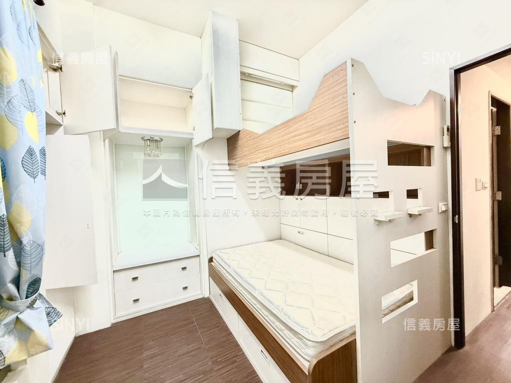 星雲ＭＶＰ稀有兩房車位房屋室內格局與周邊環境