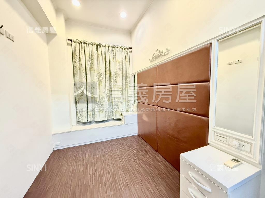 星雲ＭＶＰ稀有兩房車位房屋室內格局與周邊環境