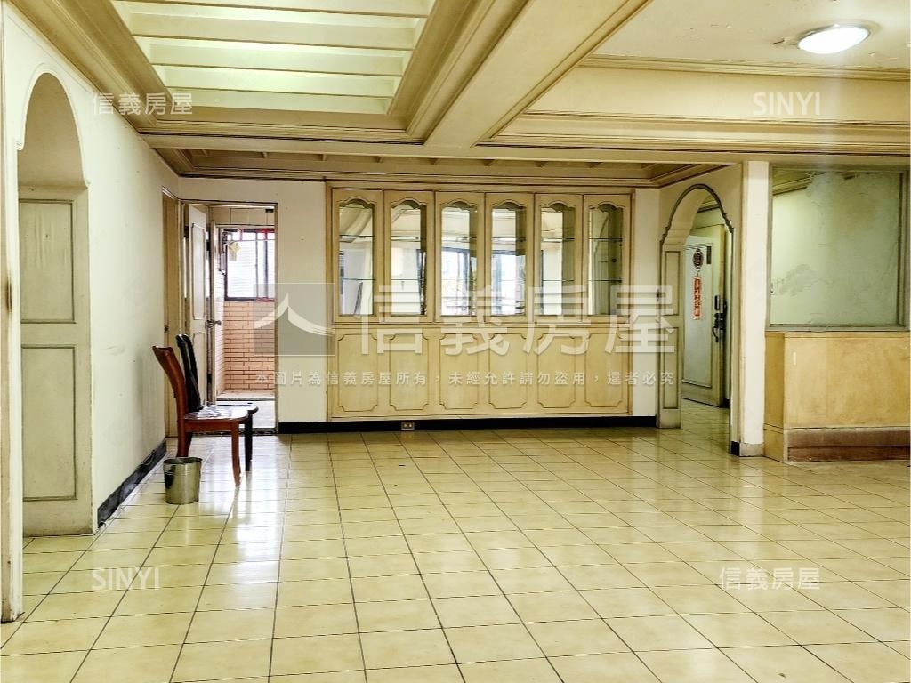群林鴻陽大廈房屋室內格局與周邊環境