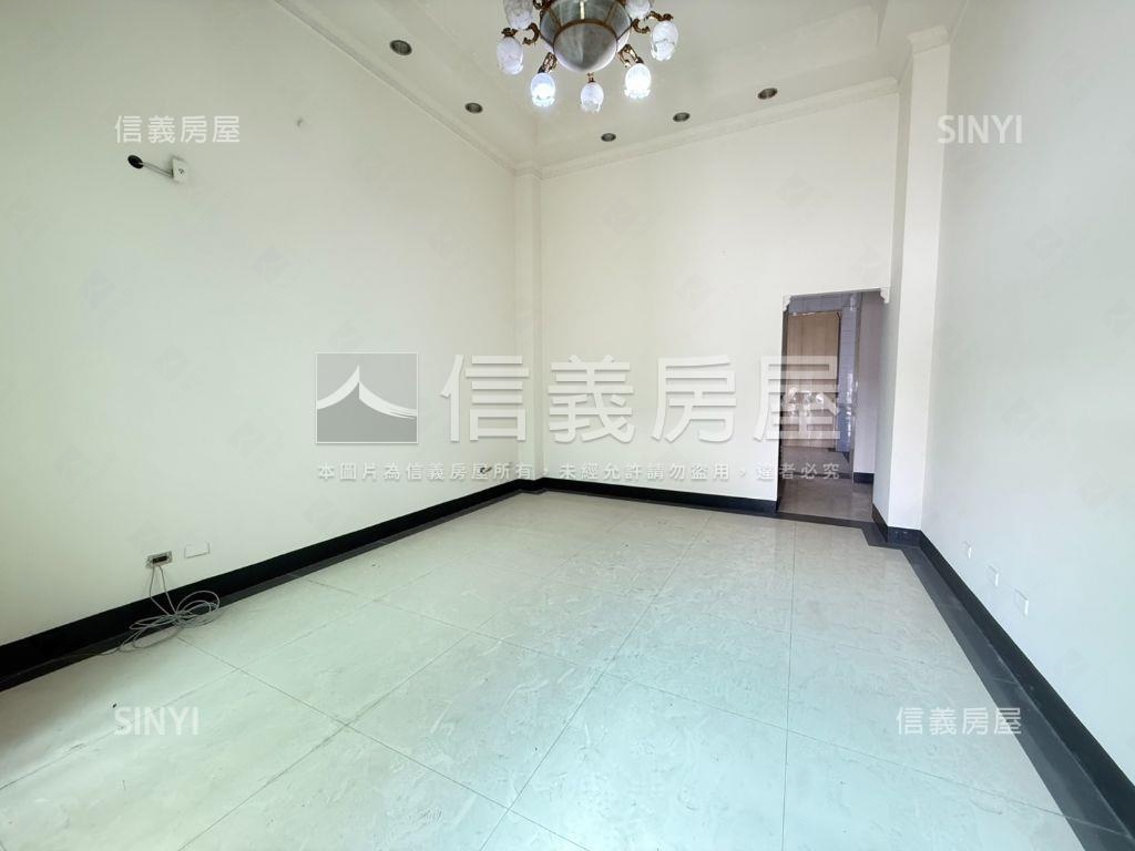 爽文路震後臨路別墅房屋室內格局與周邊環境