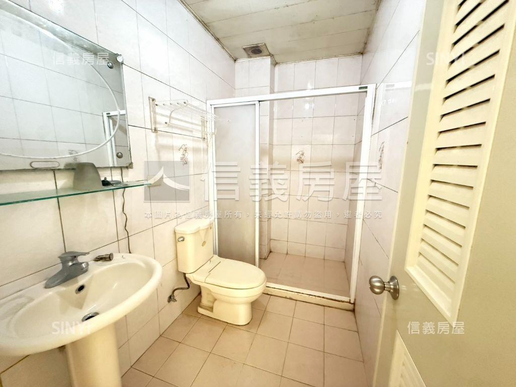 爽文路震後臨路別墅房屋室內格局與周邊環境