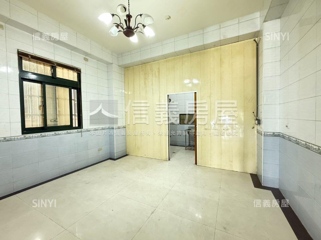 爽文路震後臨路別墅房屋室內格局與周邊環境