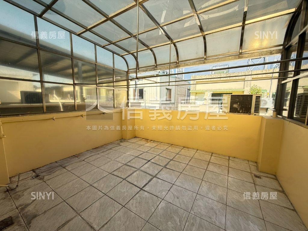 爽文路震後臨路別墅房屋室內格局與周邊環境