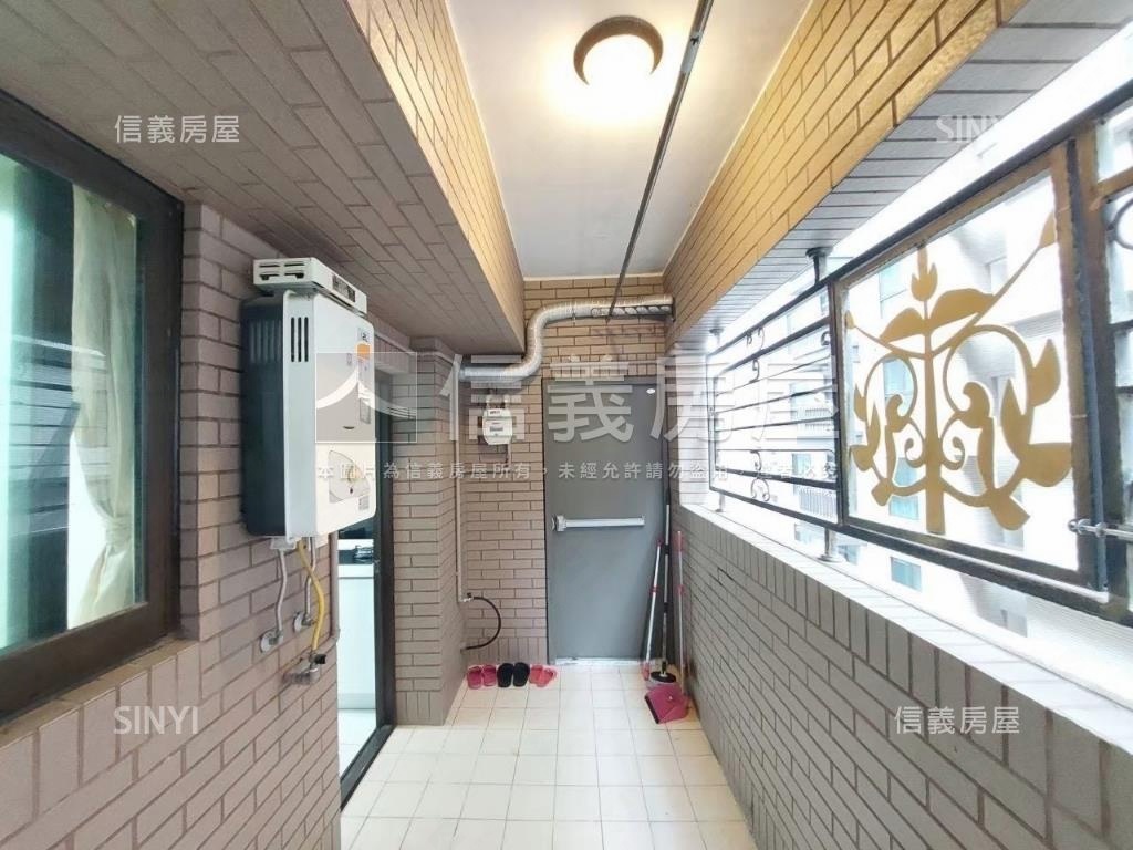 專任成家三房附車位房屋室內格局與周邊環境