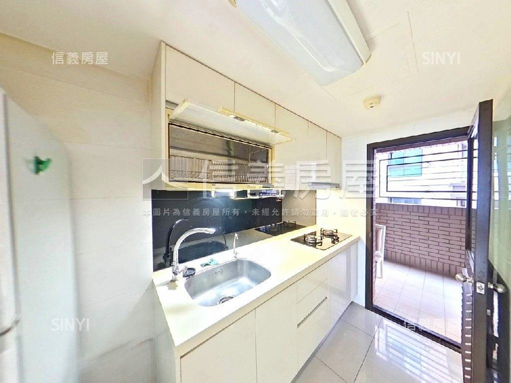 專任成家三房附車位房屋室內格局與周邊環境