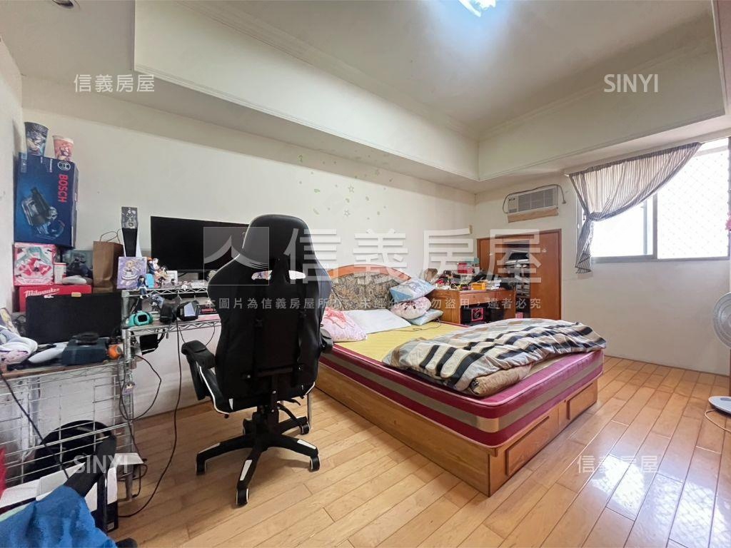 領袖勳章．南區三房附車位房屋室內格局與周邊環境