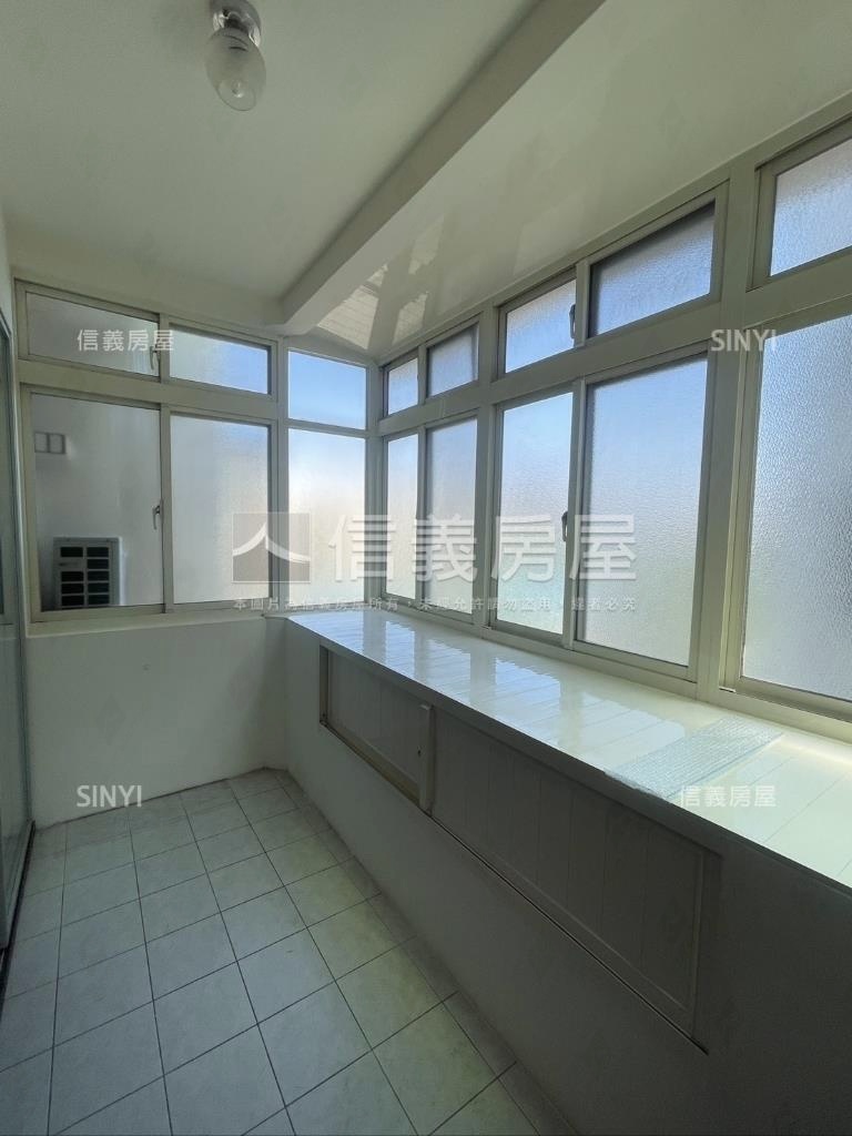 校園旁方正裝潢美寓房屋室內格局與周邊環境