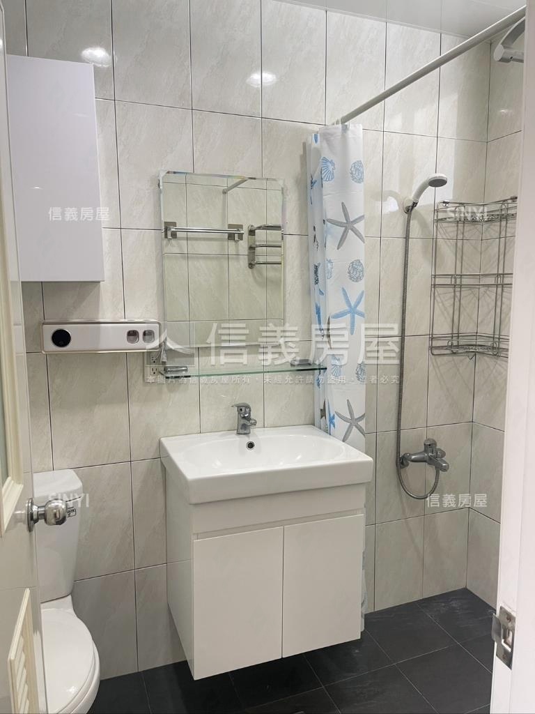 校園旁方正裝潢美寓房屋室內格局與周邊環境