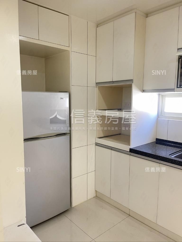 校園旁方正裝潢美寓房屋室內格局與周邊環境