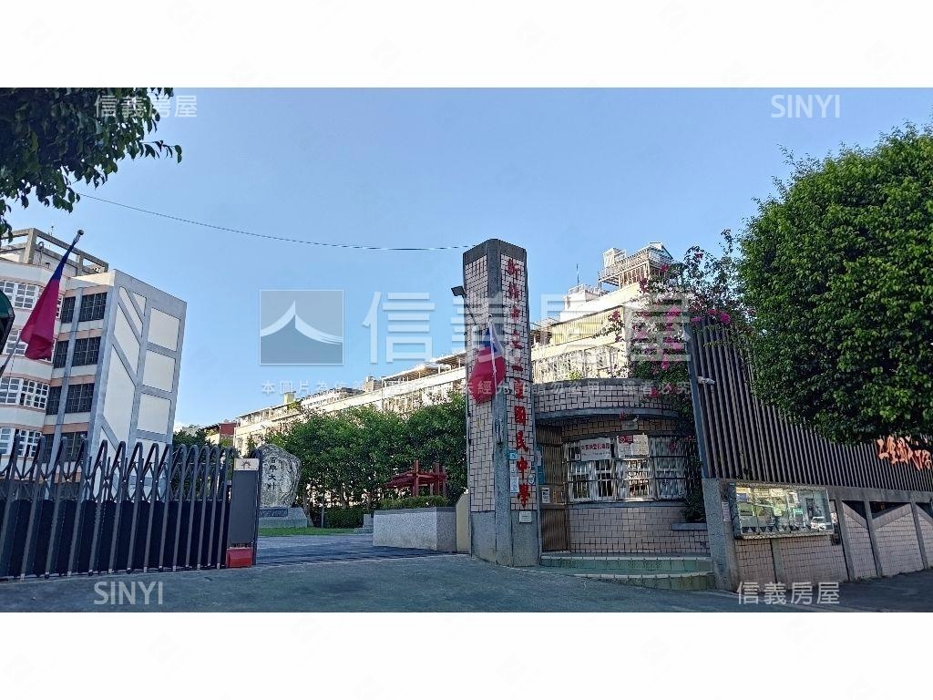 校園旁方正裝潢美寓房屋室內格局與周邊環境