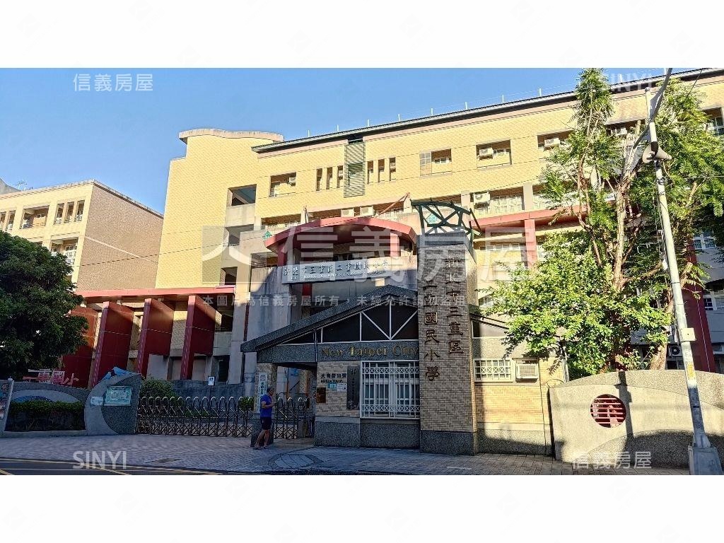 校園旁方正裝潢美寓房屋室內格局與周邊環境