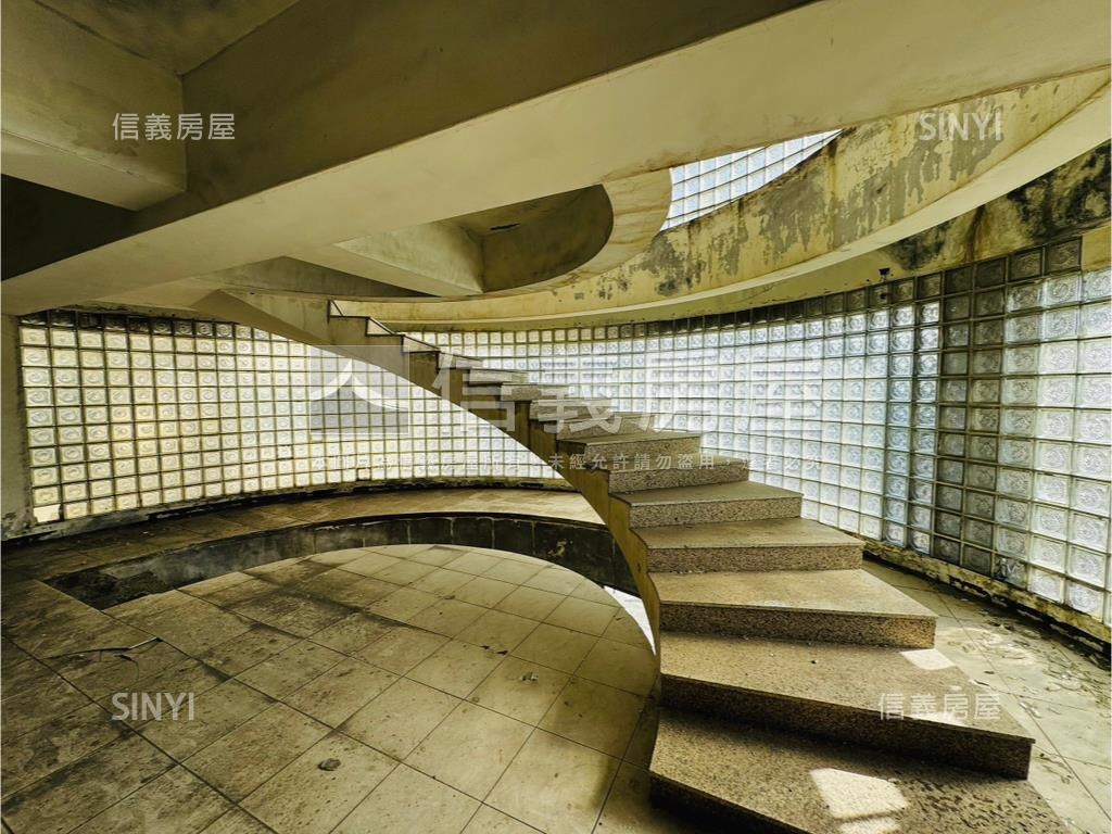 近大發工業區大坪面寬金店房屋室內格局與周邊環境