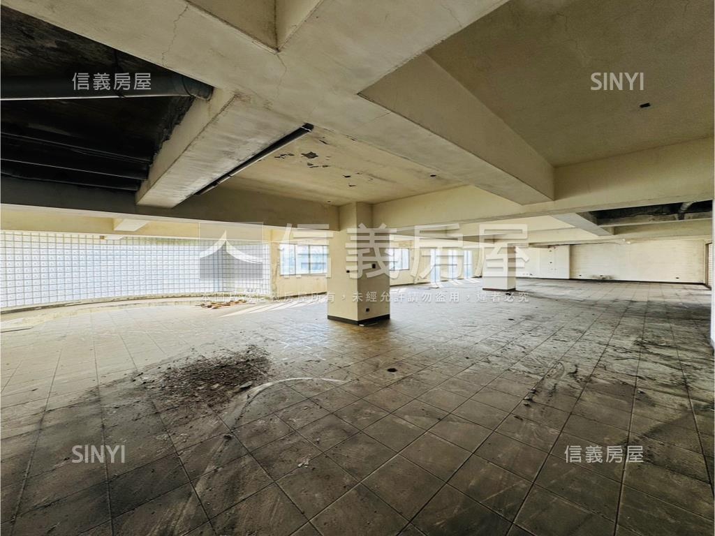 近大發工業區大坪面寬金店房屋室內格局與周邊環境