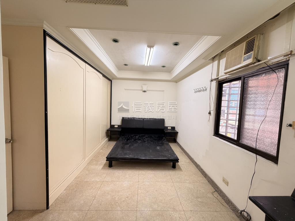 新埔方正邊間二樓房屋室內格局與周邊環境