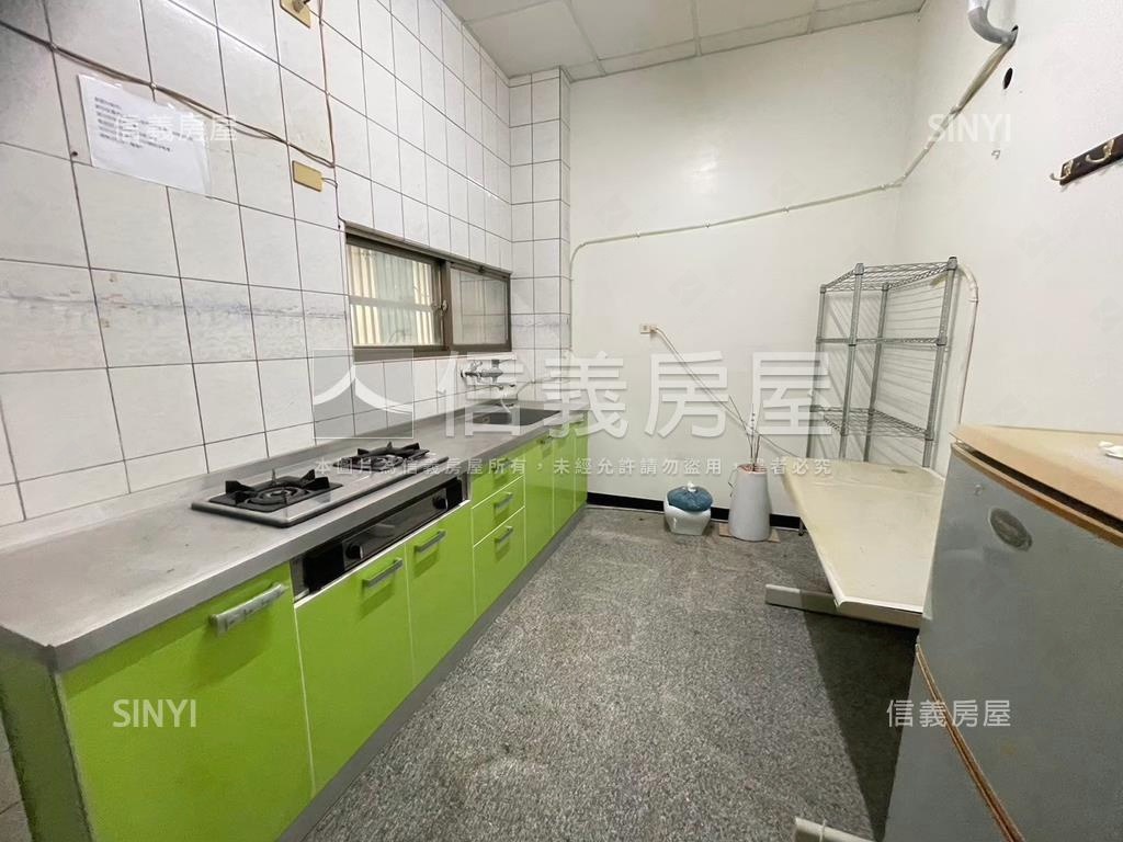 正路面文賢路金店面房屋室內格局與周邊環境