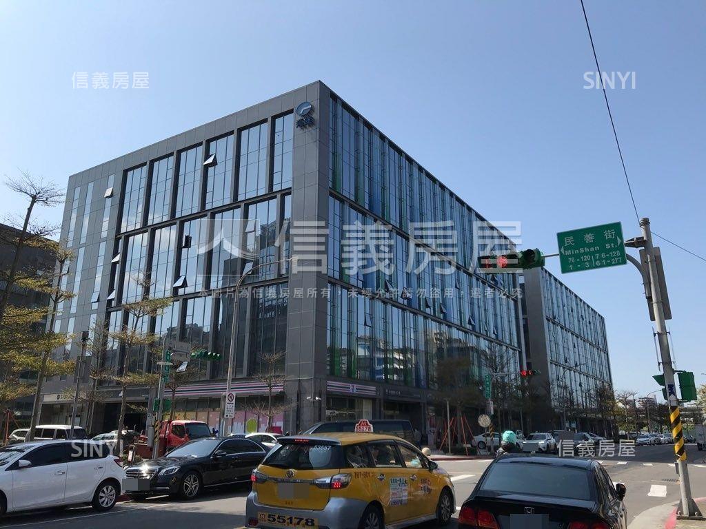瑞士百坪空間邊間房屋室內格局與周邊環境