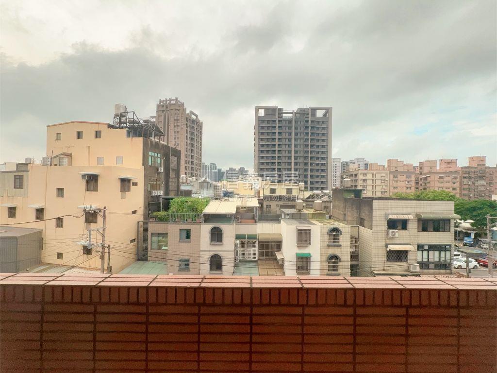 華興街｜邊間大面寬透天房屋室內格局與周邊環境