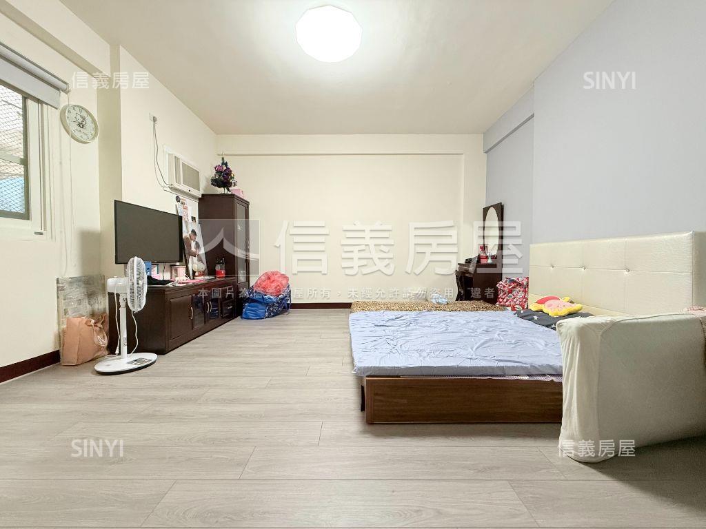 近興大附中大面寬車庫透天房屋室內格局與周邊環境