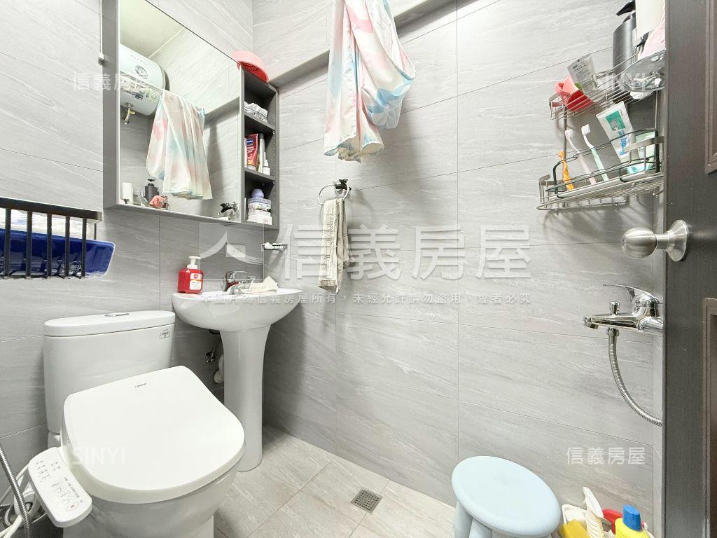 近興大附中大面寬車庫透天房屋室內格局與周邊環境