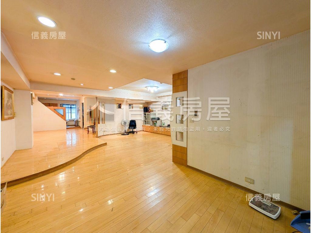 【精選】中興路熱鬧金店面房屋室內格局與周邊環境