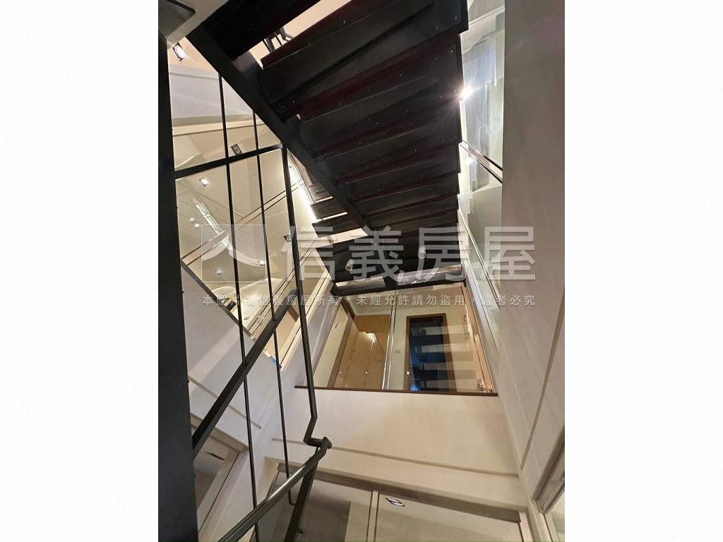 八里左岸私人招待會所房屋室內格局與周邊環境