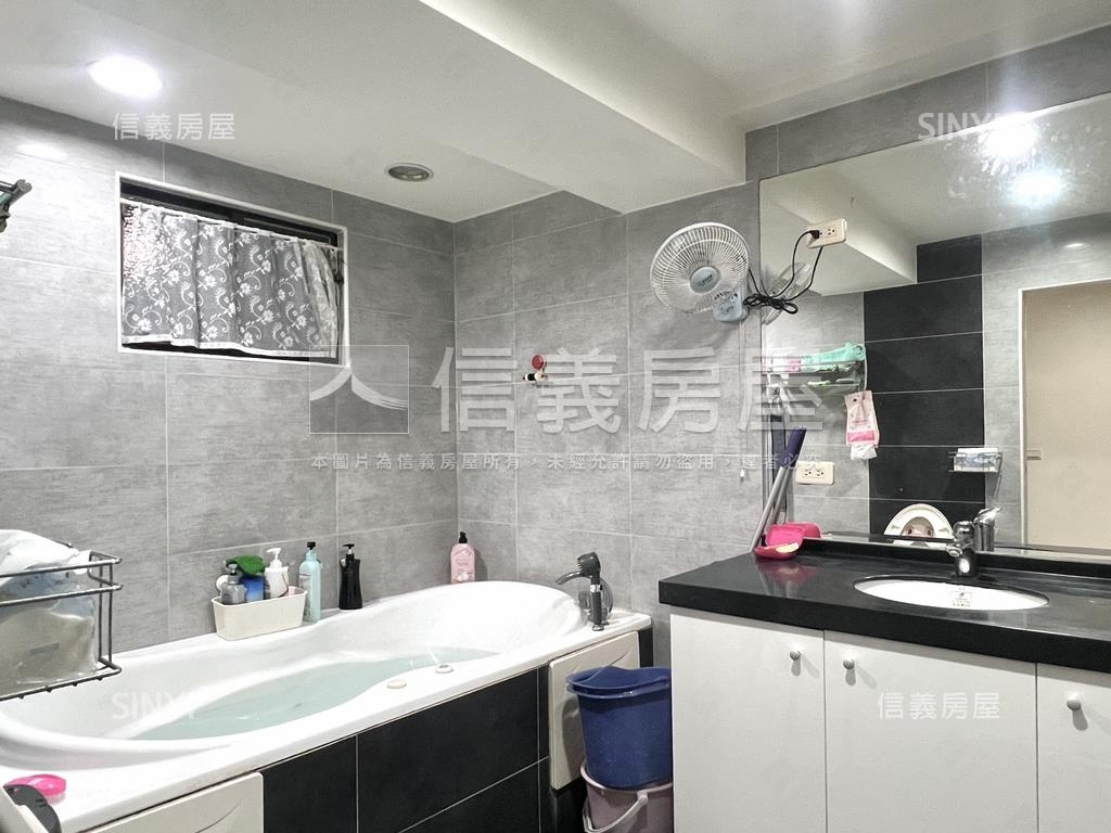 永樂街免整理漂亮黃金店面房屋室內格局與周邊環境