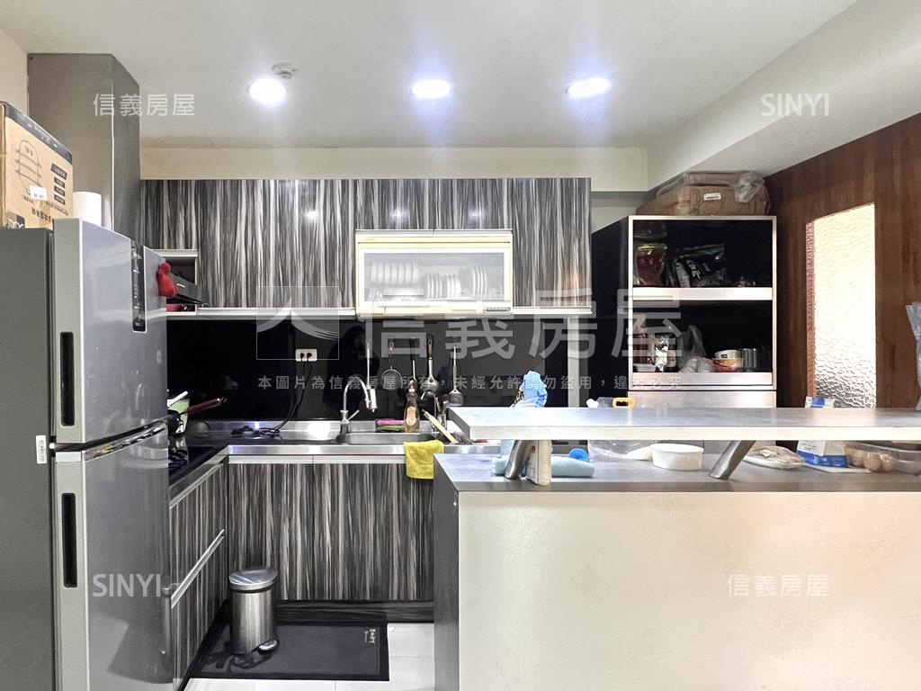 永樂街免整理漂亮黃金店面房屋室內格局與周邊環境